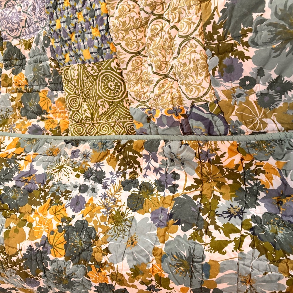 Pottery Barn Twin Quilt & 2 shams.Reversible,Patchwork. UEC. Blues,Greens,Yellow - Picture 4 of 9